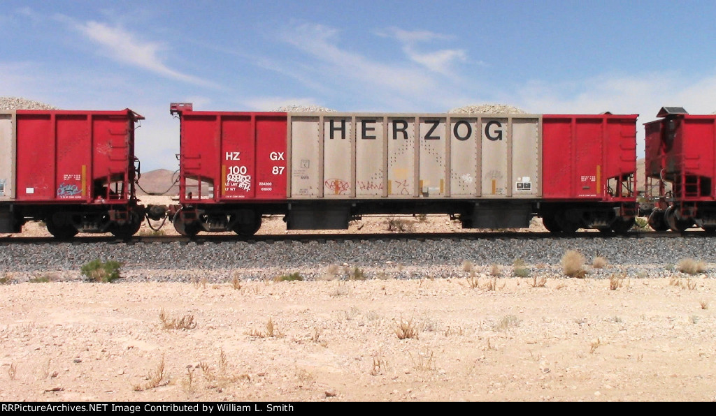 WB Unit Ballast Hooper Frt at Erie NV -11